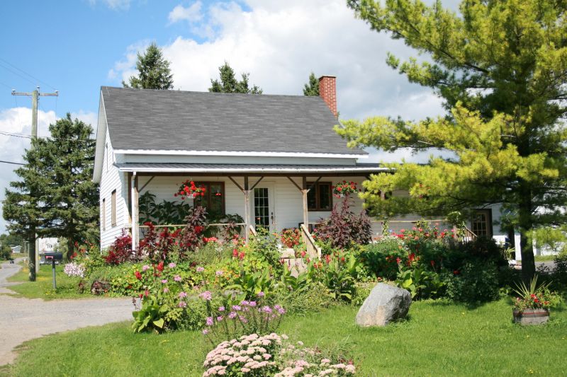 Farmhouse Kitchen Charm